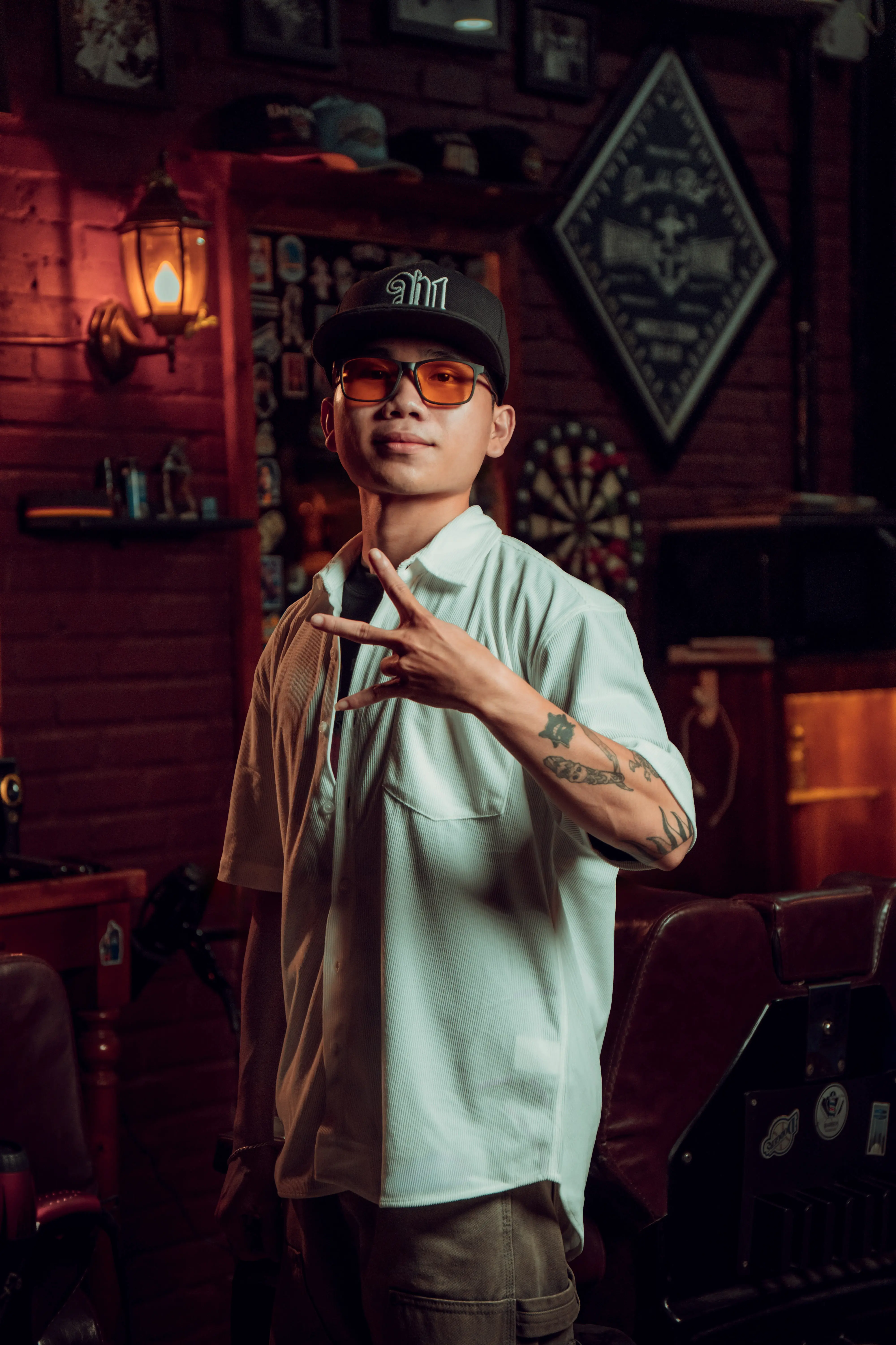 VĂN HUY, BARBER